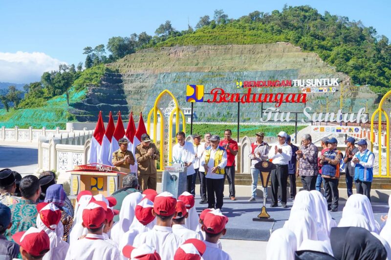 Presiden RI, Joko Widodo meresmikan Bendungan Tiu Suntuk di Kecamatan Brang Ene Kabupaten Sumbawa Barat, Kamis, (2/5/2024