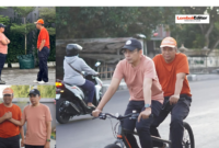 Dua tokoh besar NTB, TGB dan Bang Zul, kembali tampil bersama dalam kegiatan santai namun penuh makna. Seiring memanasnya suhu politik, keduanya tampil kompak bersepeda, menegaskan persahabatan serta dukungan jelang Pemilihan Gubernur NTB 2024.

